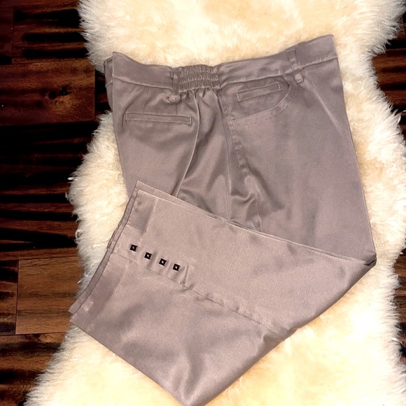 Larry Levine Capris - Picture 2 of 6